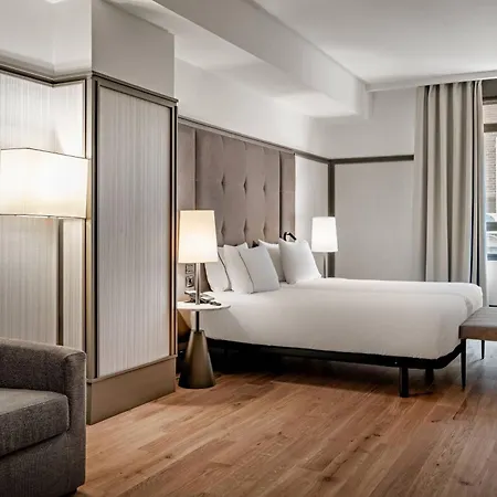 AC Hotel Avenida de América by Marriott-3