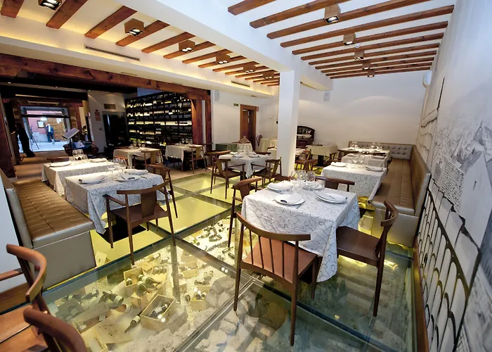  Del León De Oro Boutique